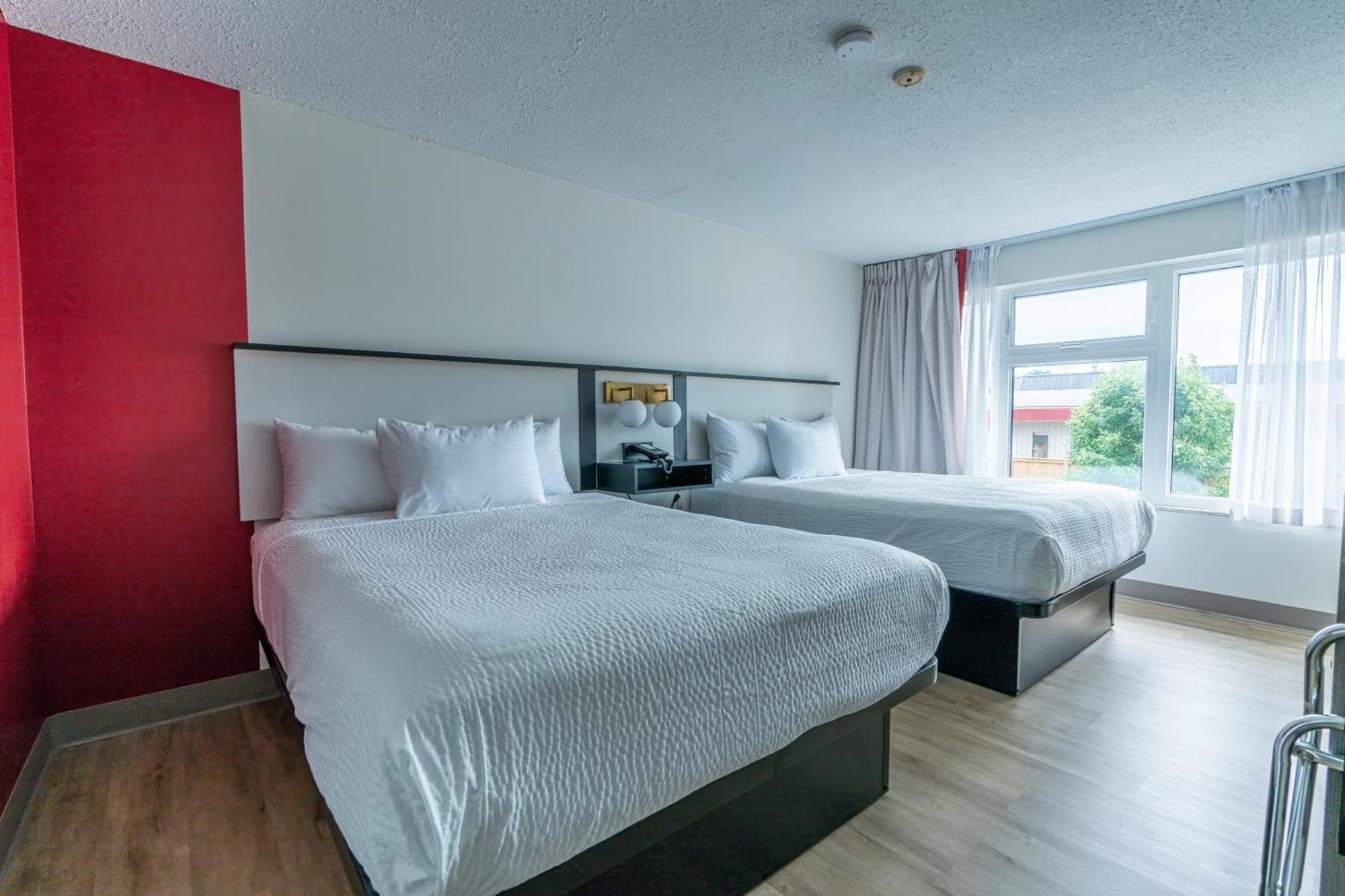Ramada By Wyndham Kingston Μοτέλ Εξωτερικό φωτογραφία