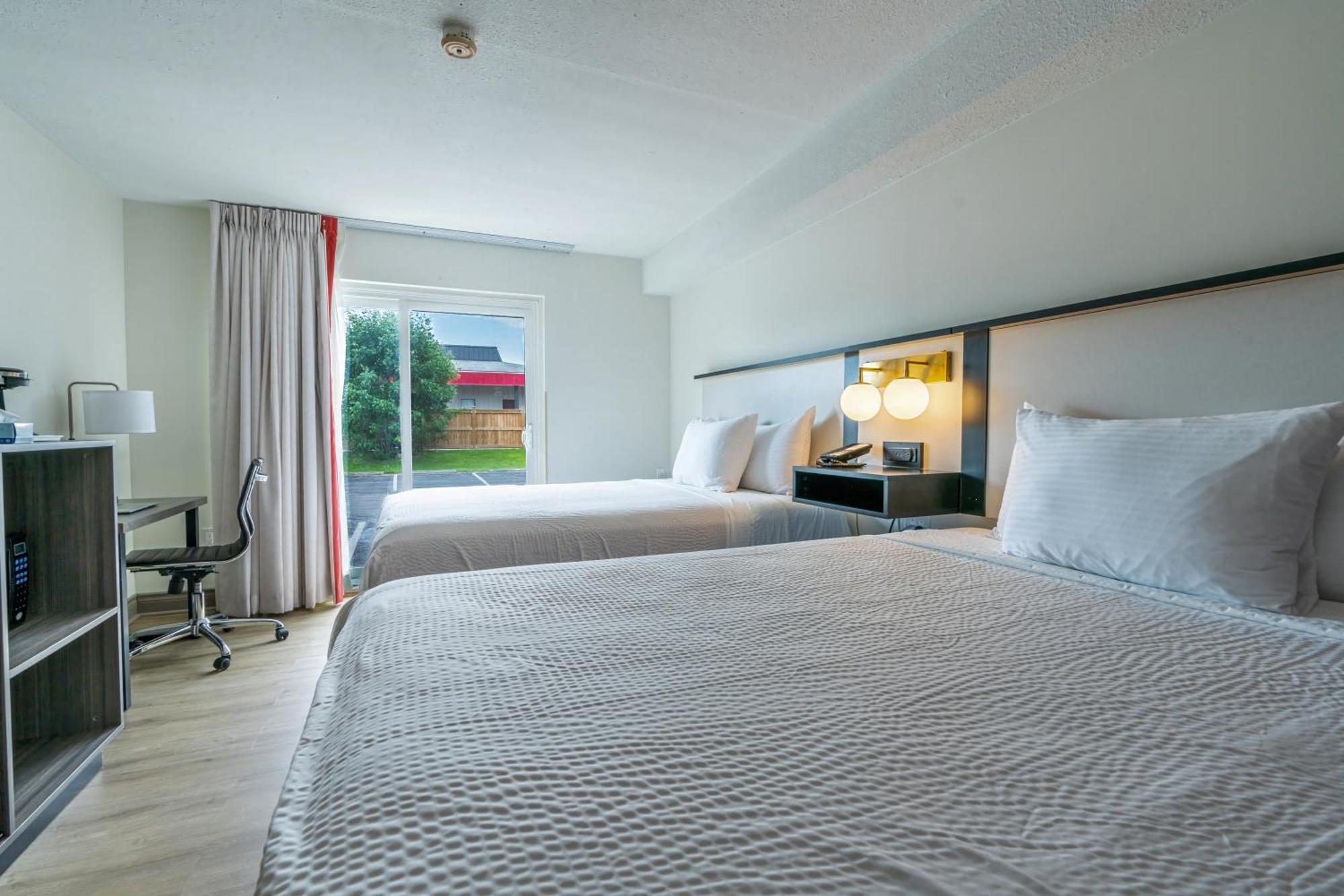 Ramada By Wyndham Kingston Μοτέλ Εξωτερικό φωτογραφία