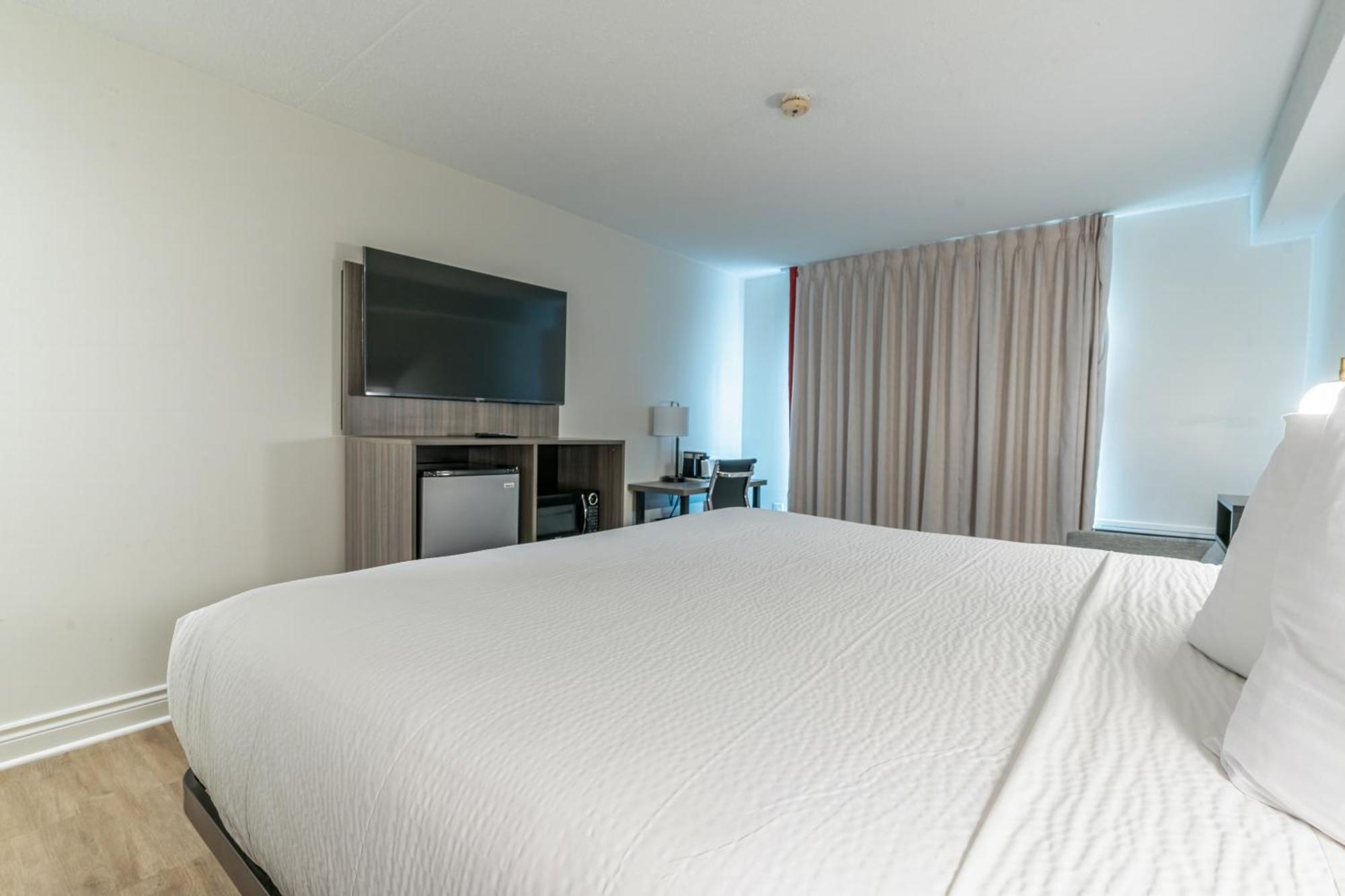 Ramada By Wyndham Kingston Μοτέλ Εξωτερικό φωτογραφία