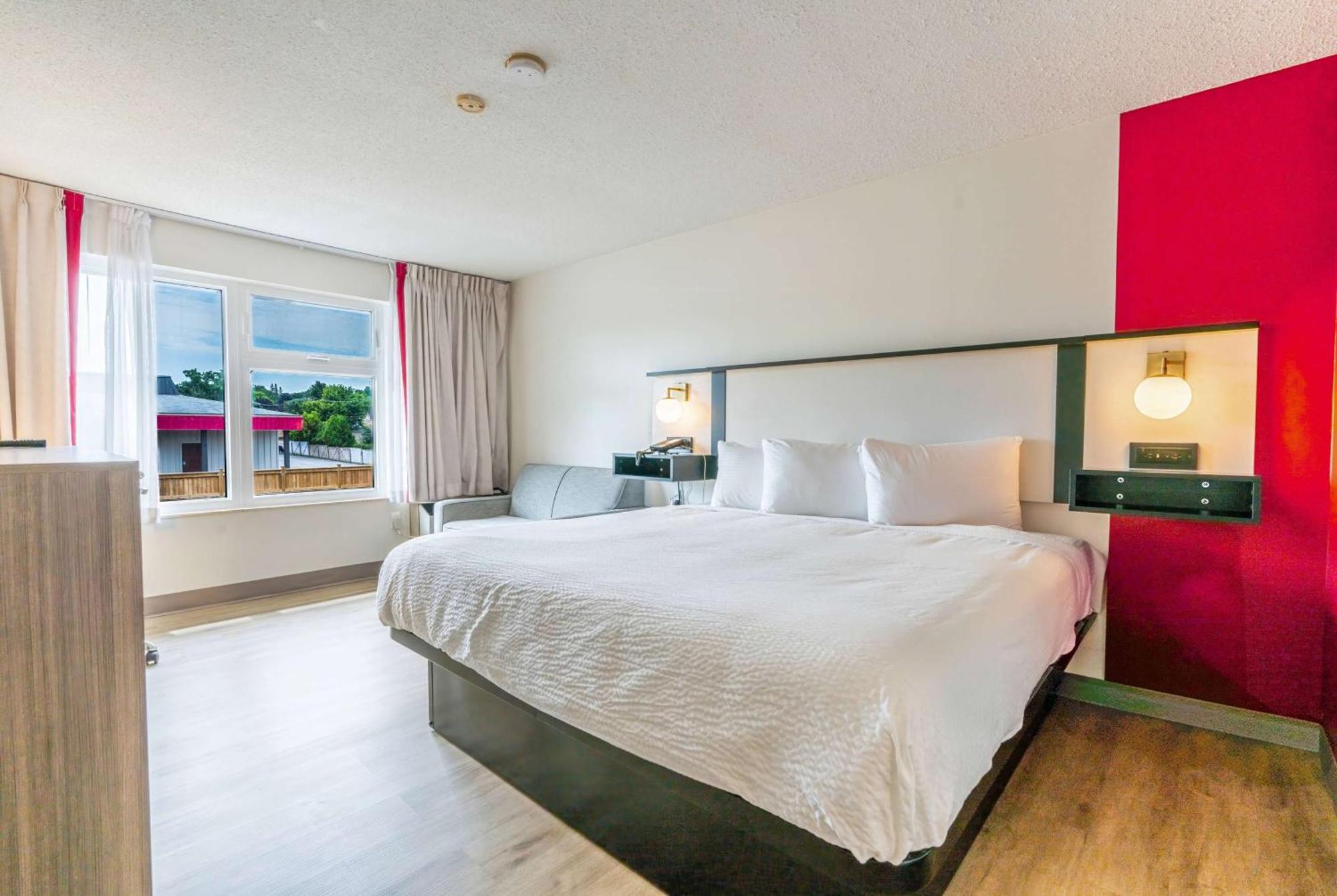 Ramada By Wyndham Kingston Μοτέλ Εξωτερικό φωτογραφία