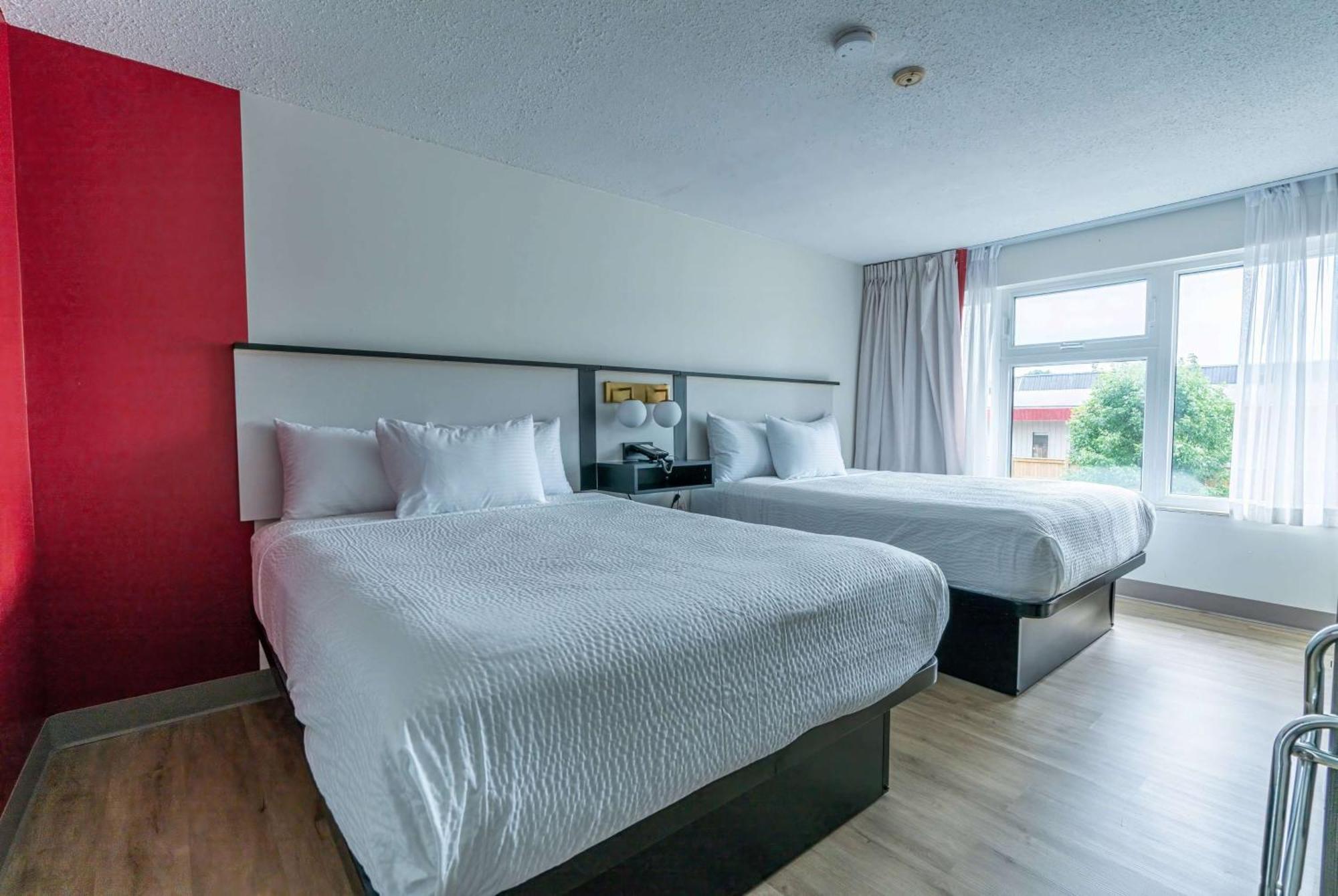 Ramada By Wyndham Kingston Μοτέλ Εξωτερικό φωτογραφία