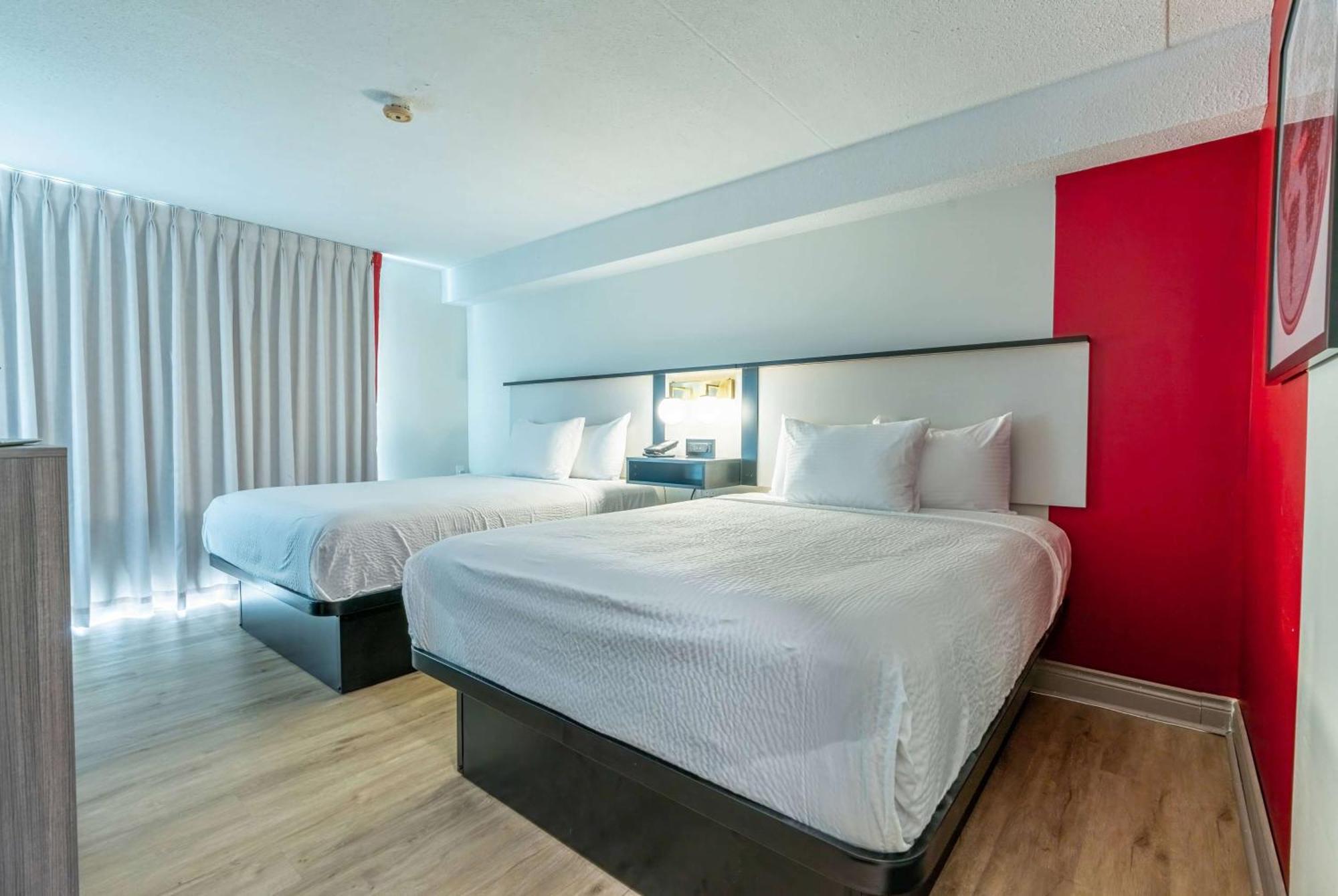Ramada By Wyndham Kingston Μοτέλ Εξωτερικό φωτογραφία
