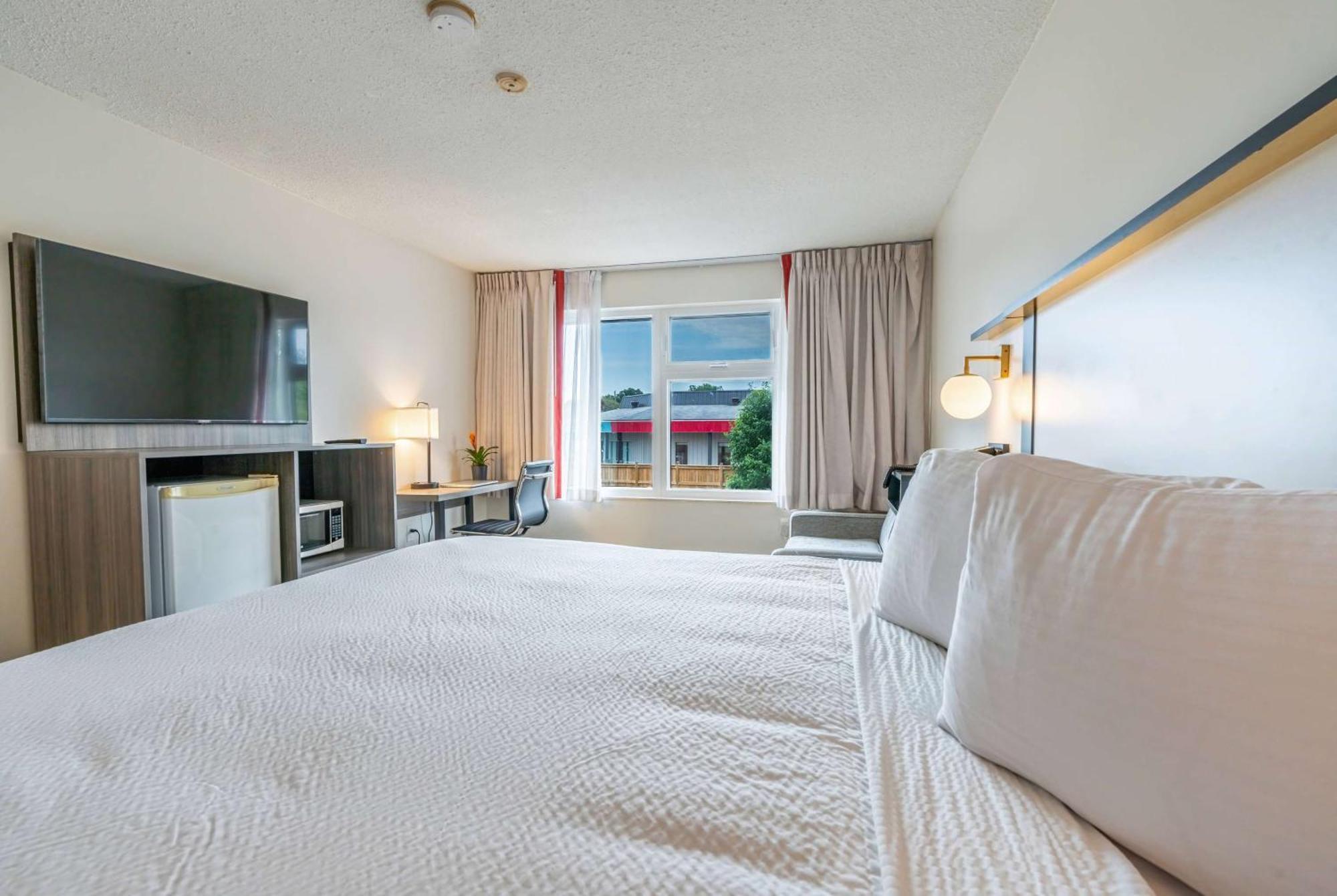 Ramada By Wyndham Kingston Μοτέλ Εξωτερικό φωτογραφία