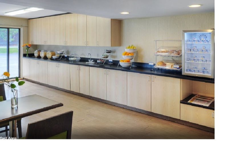 Ramada By Wyndham Kingston Μοτέλ Εξωτερικό φωτογραφία