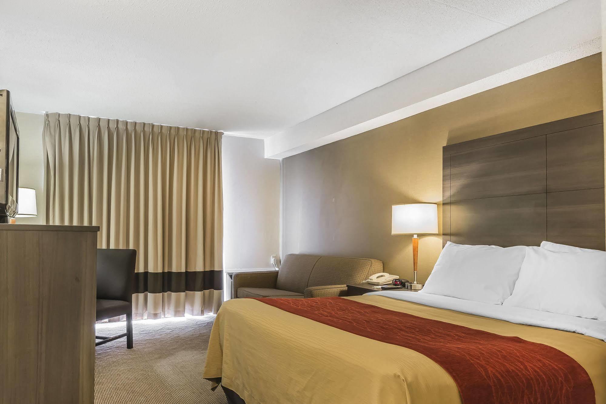Ramada By Wyndham Kingston Μοτέλ Εξωτερικό φωτογραφία