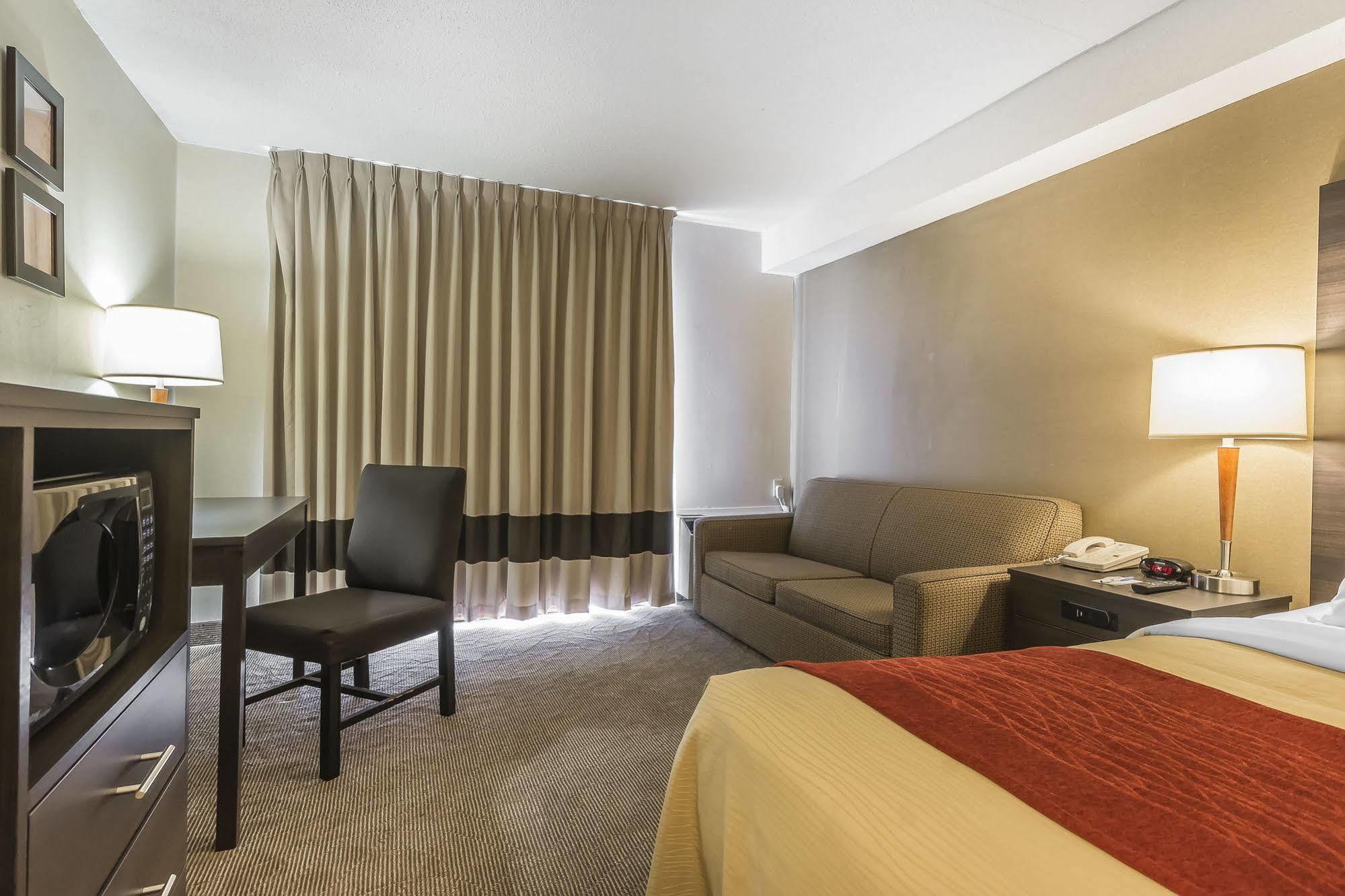 Ramada By Wyndham Kingston Μοτέλ Εξωτερικό φωτογραφία