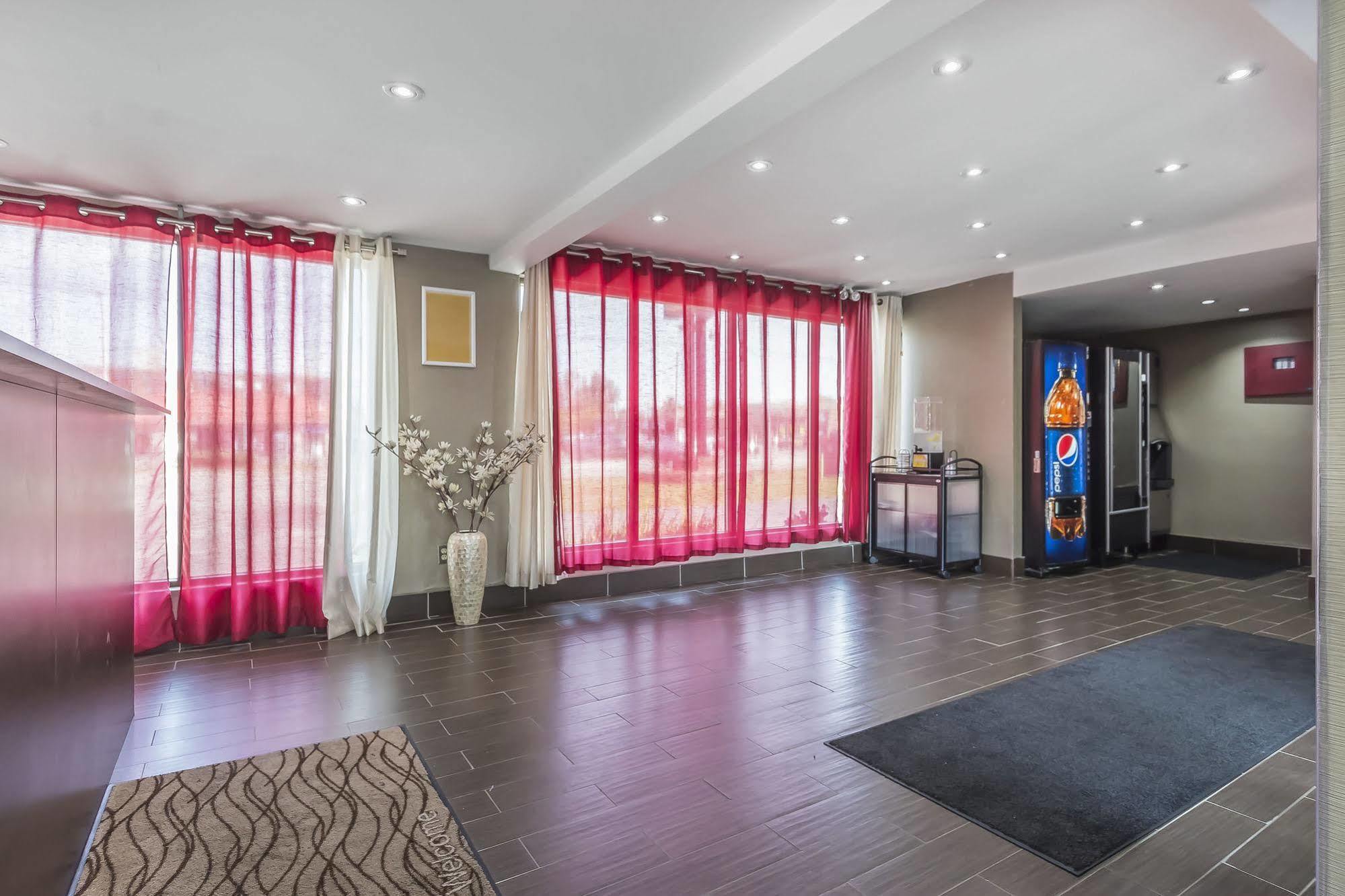 Ramada By Wyndham Kingston Μοτέλ Εξωτερικό φωτογραφία
