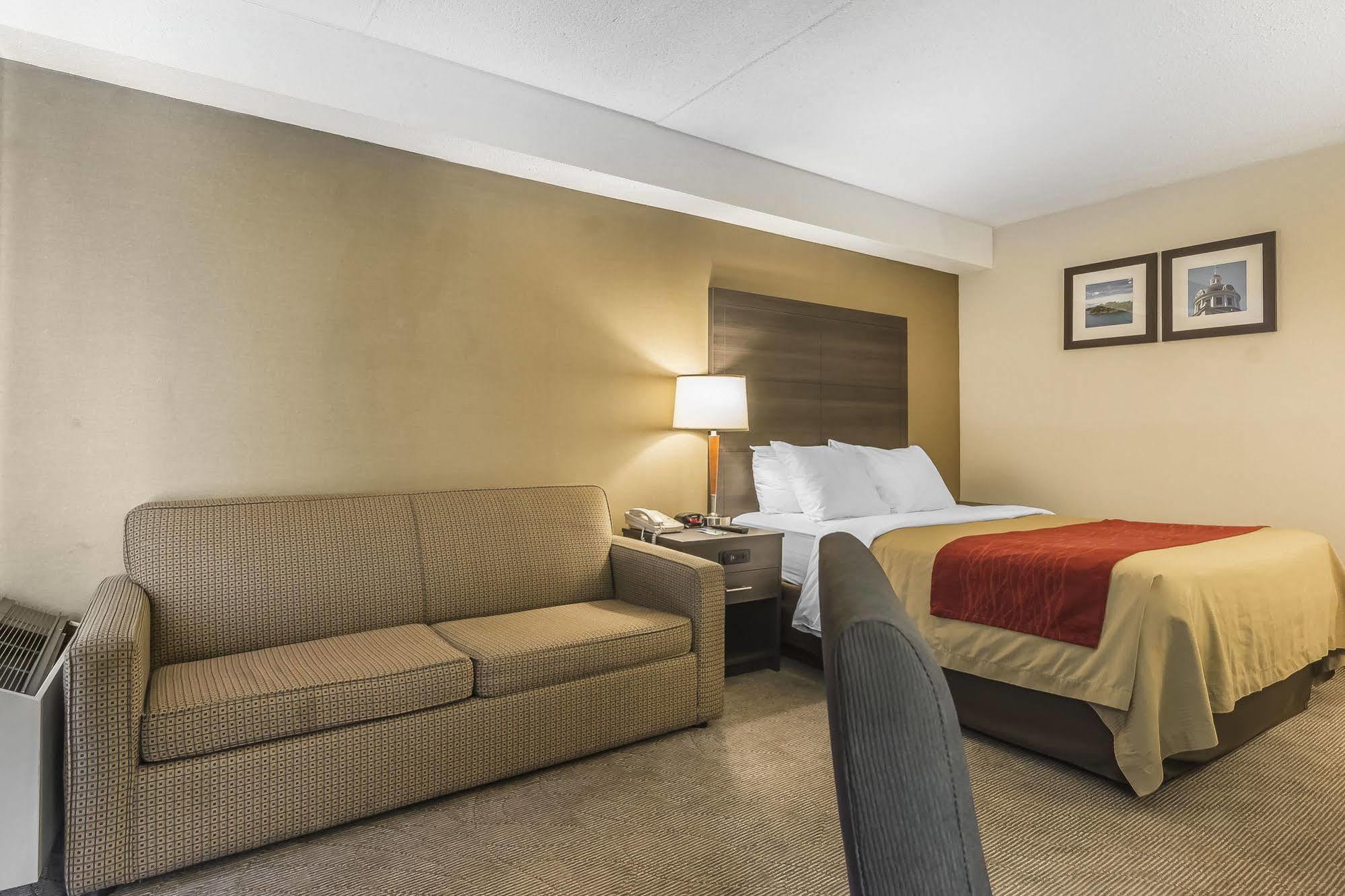 Ramada By Wyndham Kingston Μοτέλ Εξωτερικό φωτογραφία